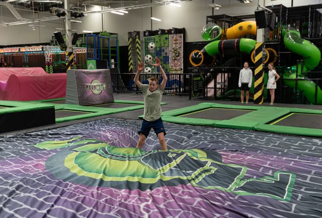 Junior Airbag Flip Out BoxHill