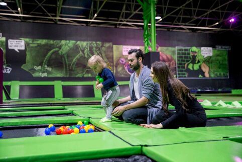 Read more about the article Why Flip Out Australia is the Ultimate Family Fun Activity 